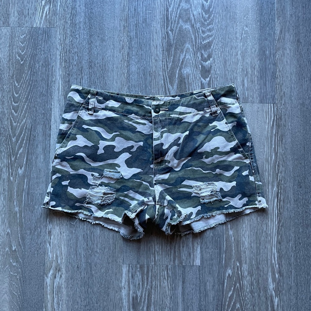 NWOT BDG Camo Ripped Shorts